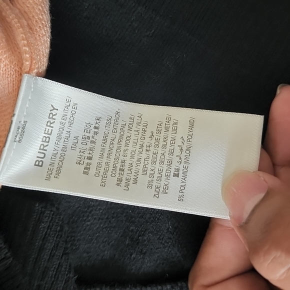 Chevron Intarsia Cashmere V-neck Sweater - Picture 3 of 4